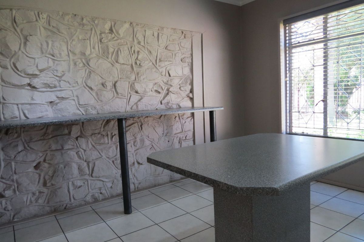 House For Sale in Arcon Park - Photo 4