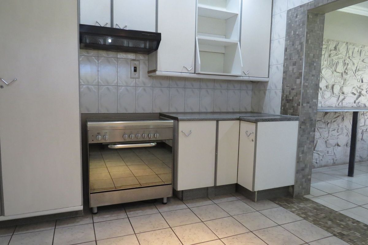 House For Sale in Arcon Park - Photo 5