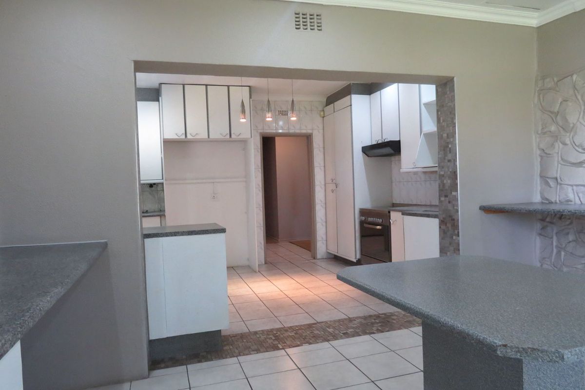 House For Sale in Arcon Park - Photo 3