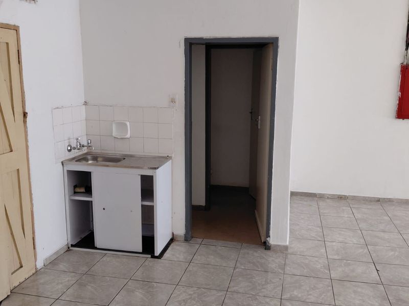 Retail To Rent in Arcadia - Photo 3
