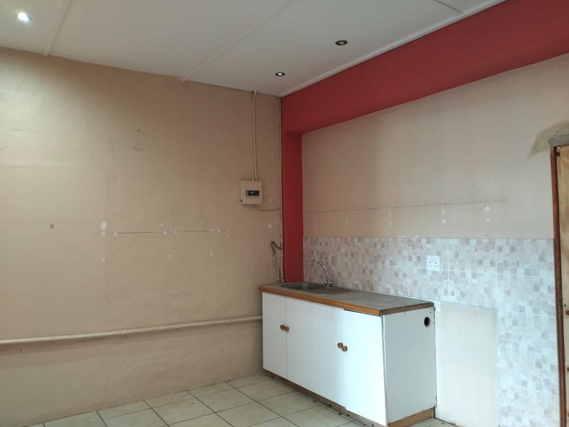 Business To Rent in George South - Photo 7
