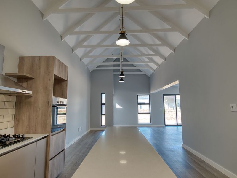 House For Sale in Hartland Lifestyle Estate - Photo 5