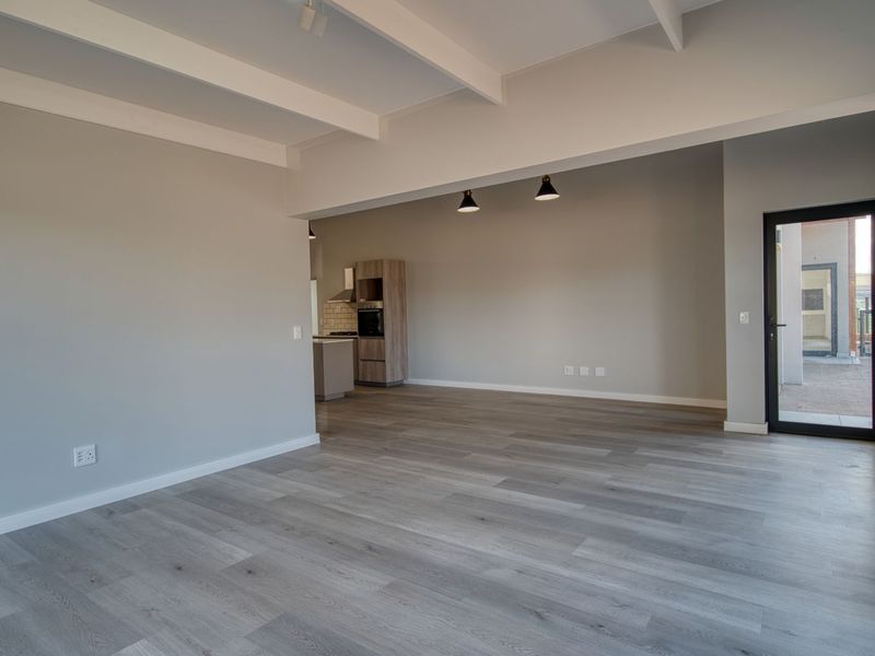 House For Sale in Hartland Lifestyle Estate - Photo 7