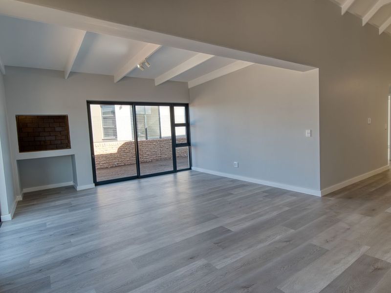 House For Sale in Hartland Lifestyle Estate - Photo 9