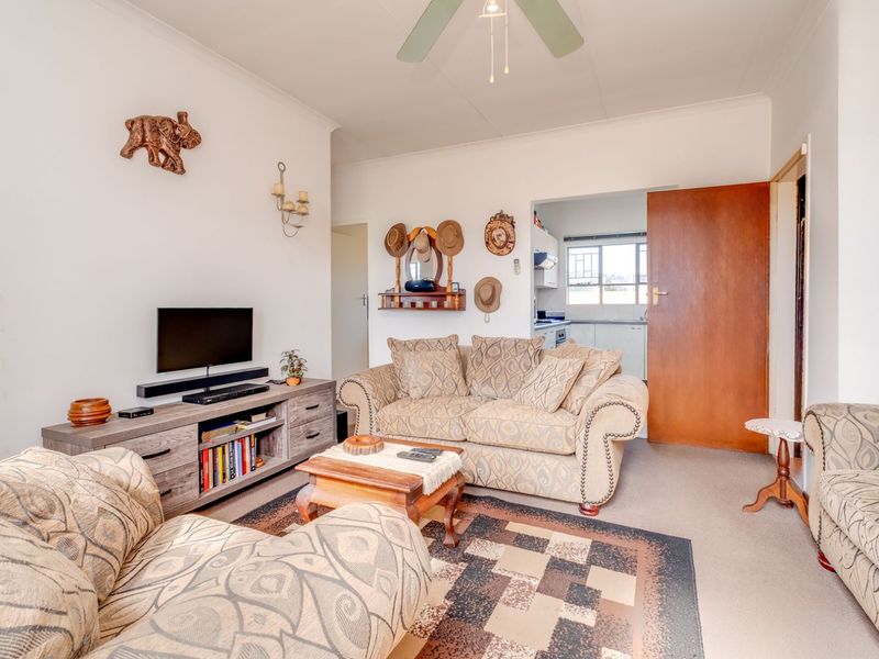 Townhouse For Sale in Wilgeheuwel - Photo 6