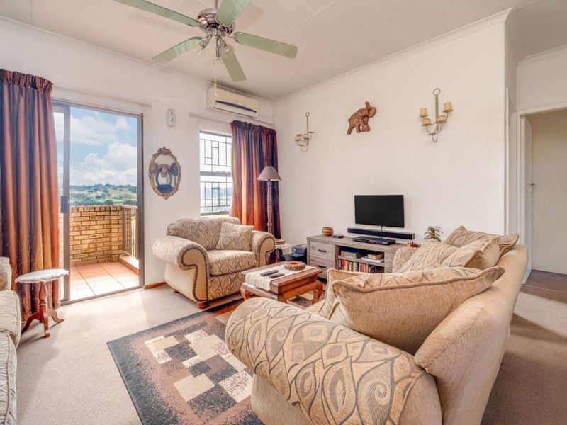 Townhouse For Sale in Wilgeheuwel - Photo 5