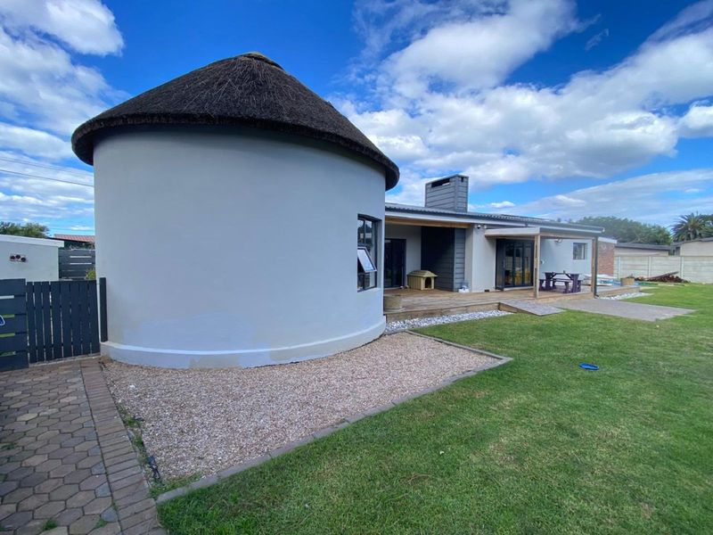 House For Sale in Riverside - Photo 6