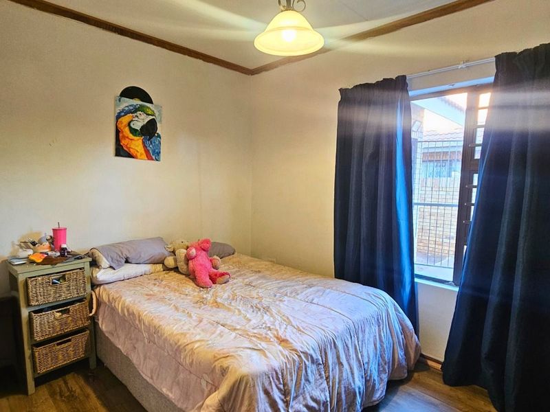 House For Sale in Hillcrest - Photo 10