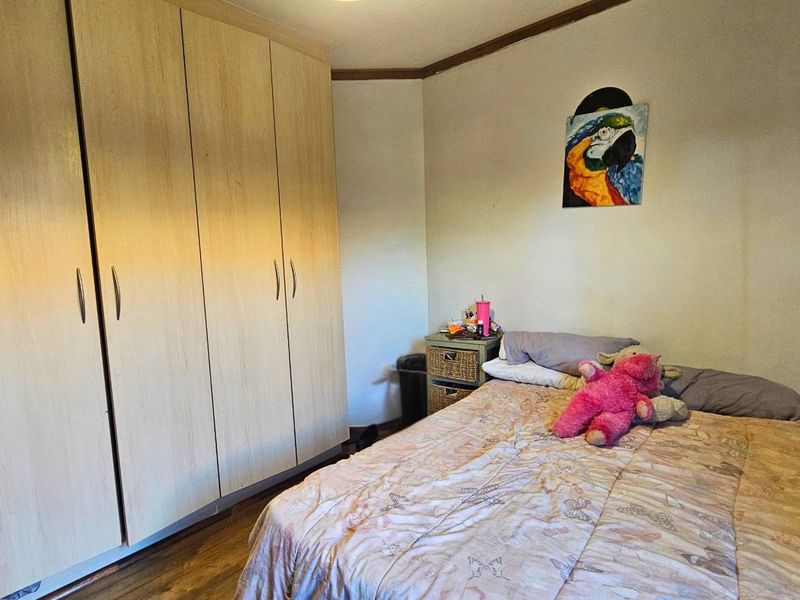 House For Sale in Hillcrest - Photo 9