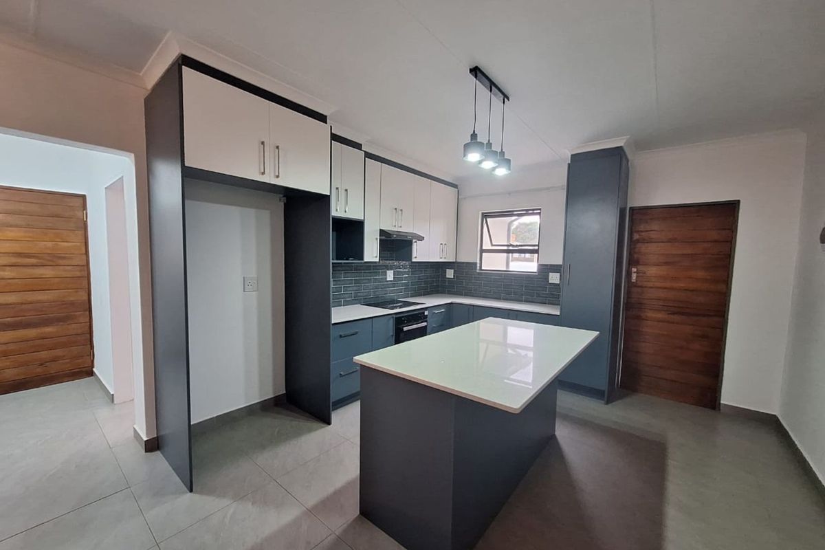 House For Sale in Rayton Central - Photo 3