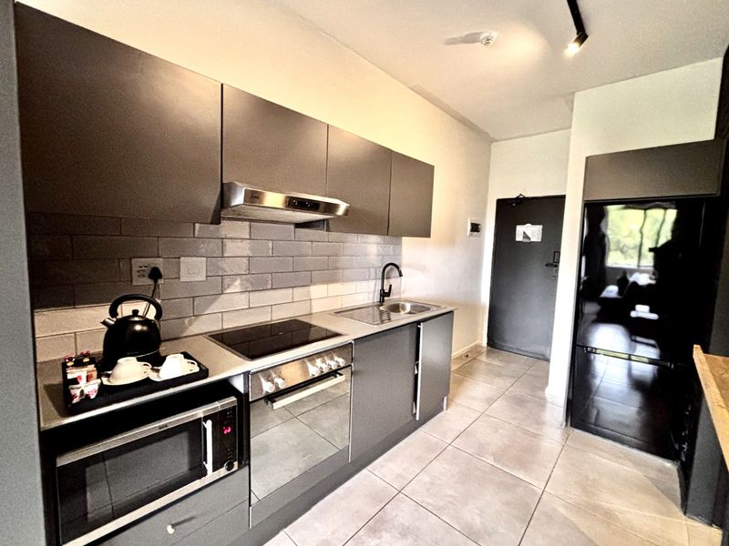 Apartment For Sale in Sandown - Photo 7