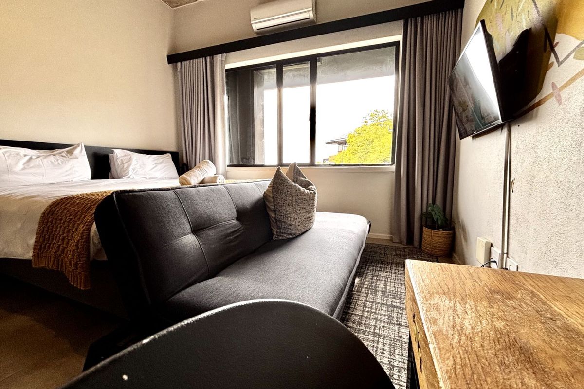 Apartment For Sale in Sandown - Photo 5