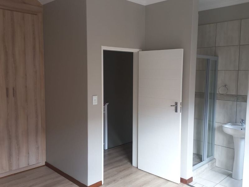 Apartment To Rent in Trichardt - Photo 2