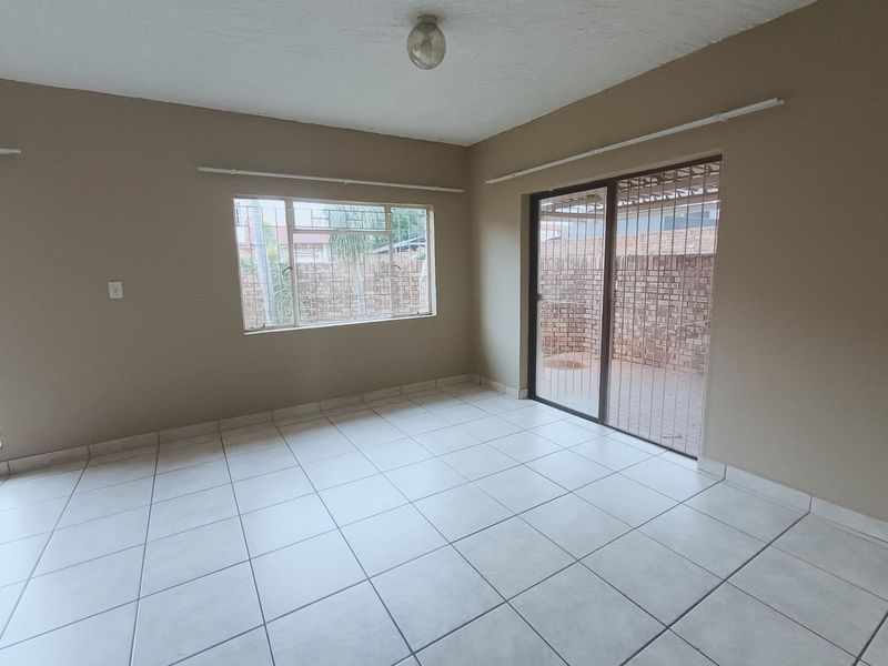 Townhouse To Rent in Wonderboom - Photo 10