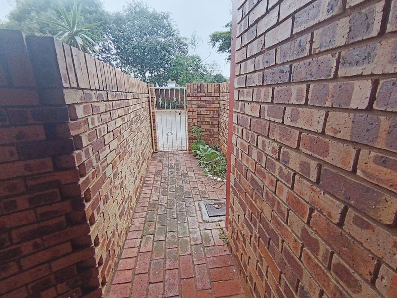 Townhouse To Rent in Wonderboom - Photo 4