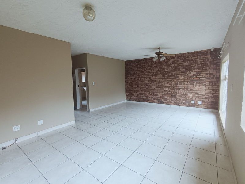 Townhouse To Rent in Wonderboom - Photo 9