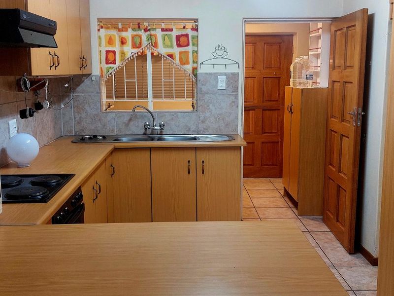 Townhouse For Sale in Polokwane Central - Photo 2