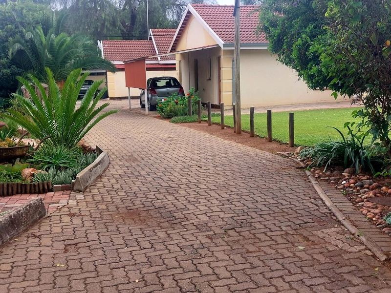 Townhouse For Sale in Polokwane Central - Photo 5