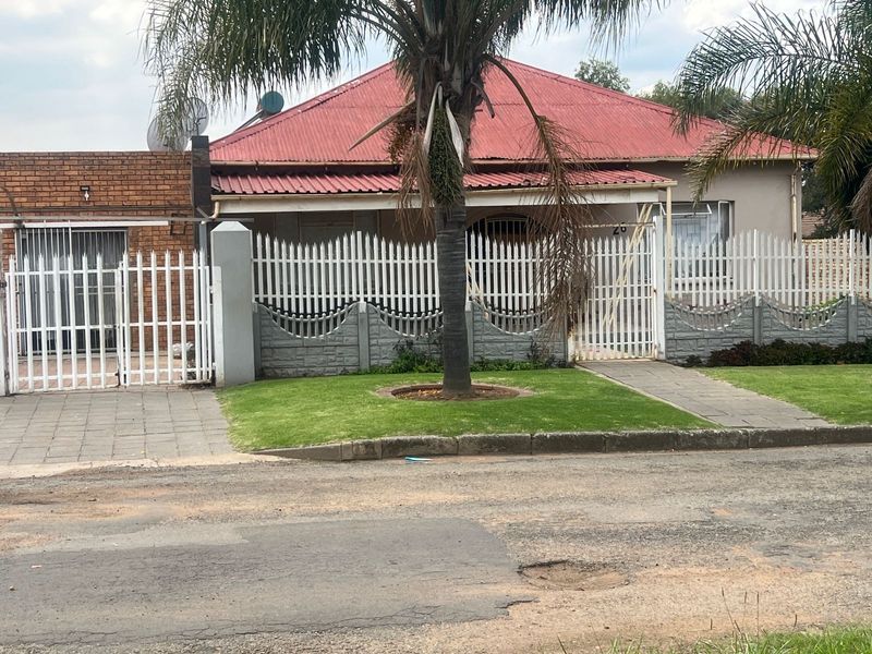 House For Sale in Boksburg North - Photo 3