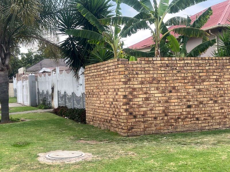 House For Sale in Boksburg North - Photo 4