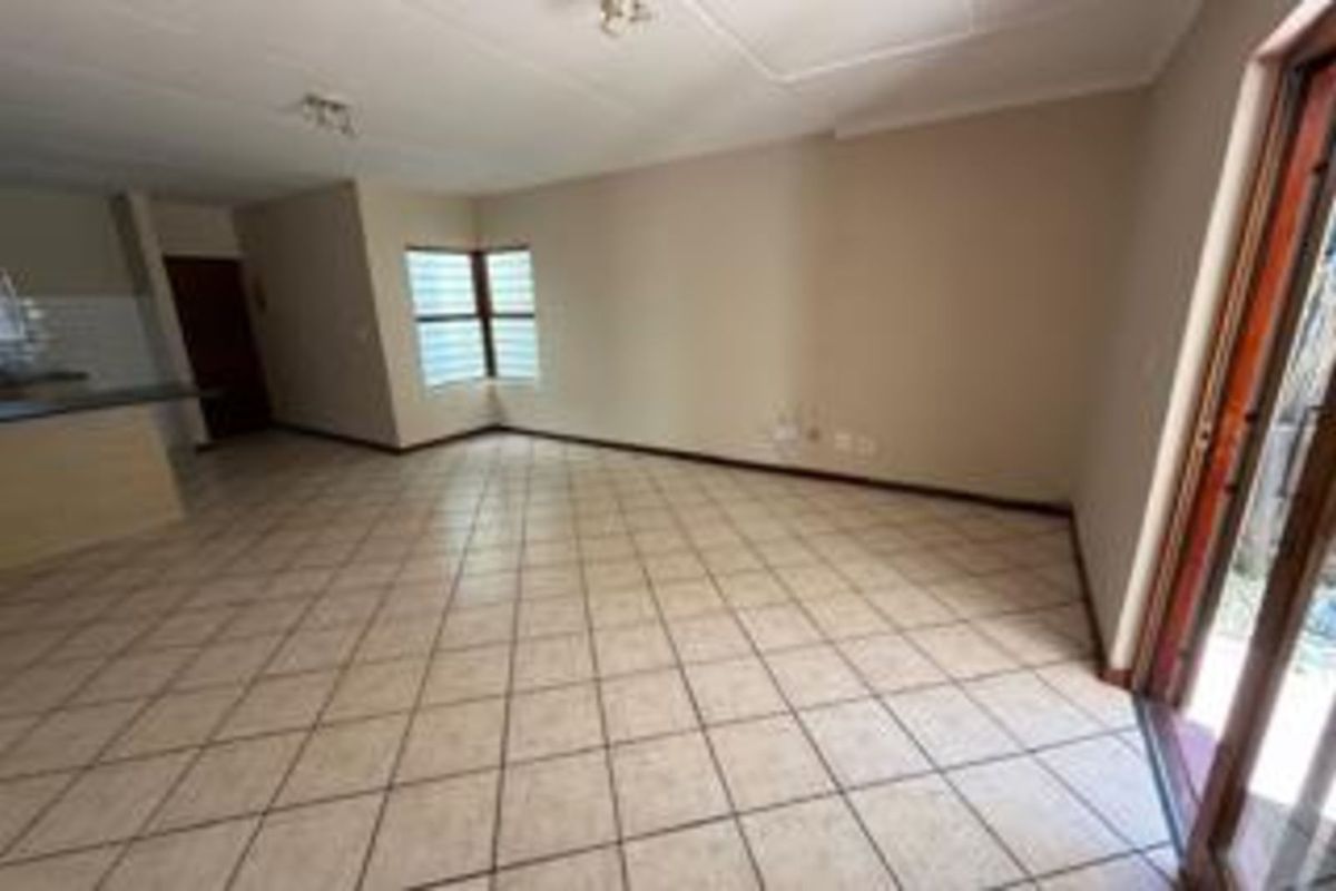 Apartment To Rent in North Riding - Photo 3