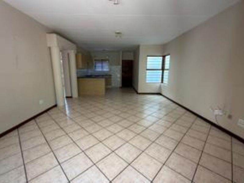 Apartment To Rent in North Riding - Photo 2