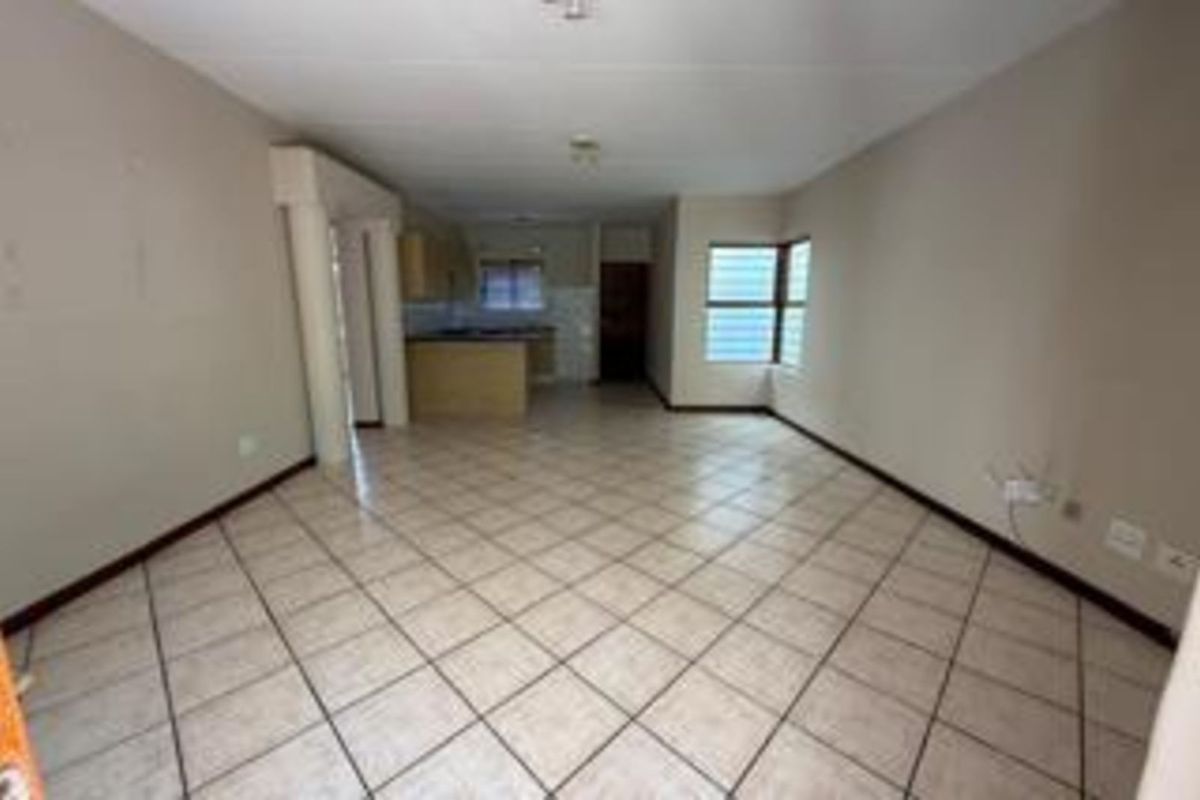 Apartment To Rent in North Riding - Photo 2