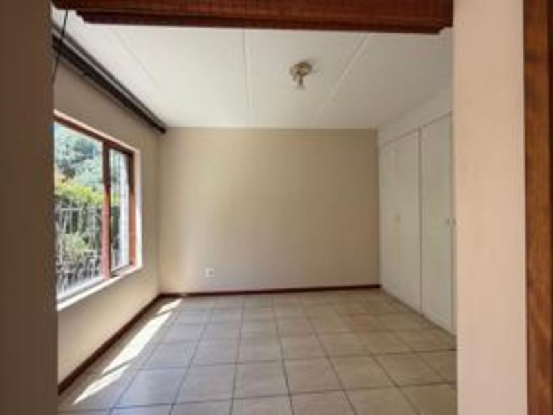 Apartment To Rent in North Riding - Photo 8