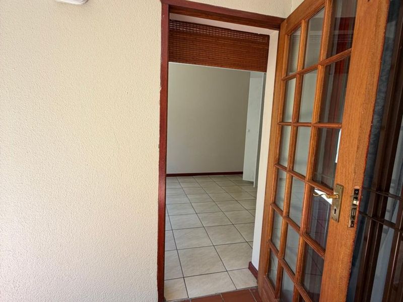 Apartment To Rent in North Riding - Photo 7