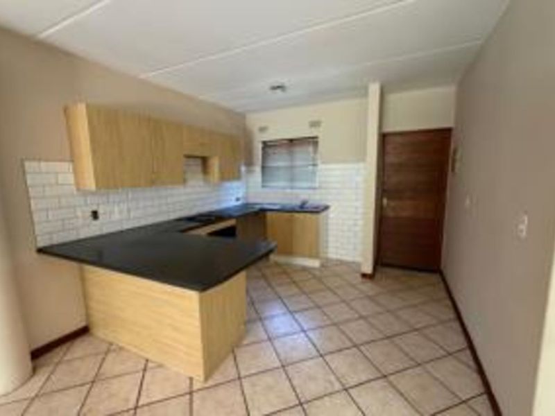 Apartment To Rent in North Riding - Photo 5