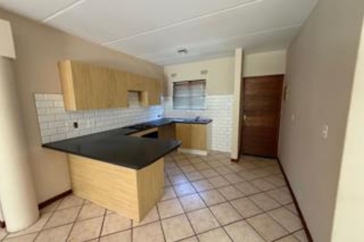 Apartment To Rent in North Riding - Photo 5