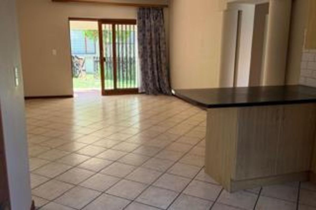 Apartment To Rent in North Riding - Photo 4