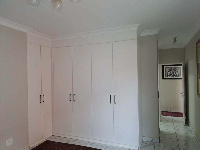 House For Sale in Rayton Central - Photo 8