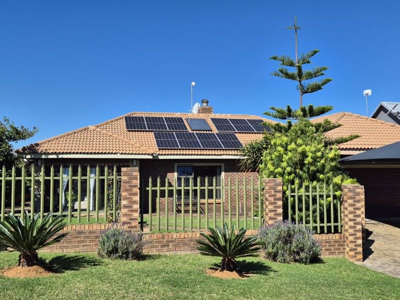 House For Sale in Lydenburg Central - Photo 2