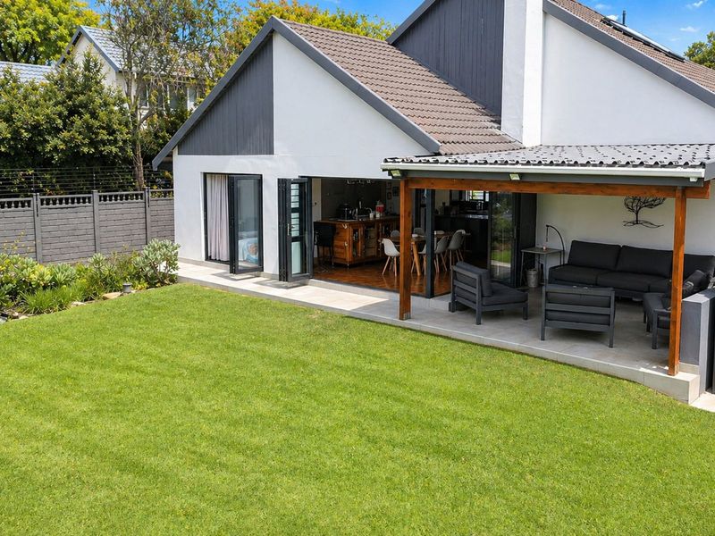 House For Sale in Blairgowrie - Photo 2