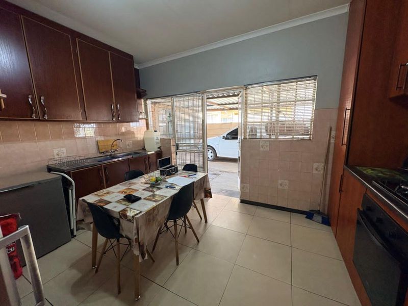 House For Sale in Riviera - Photo 6