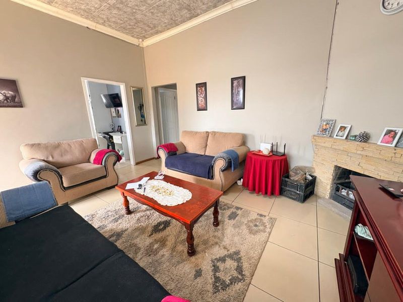 House For Sale in Riviera - Photo 4