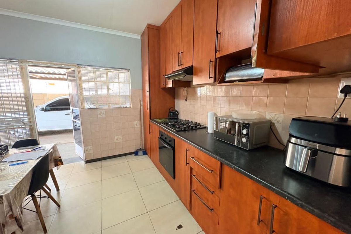 House For Sale in Riviera - Photo 5