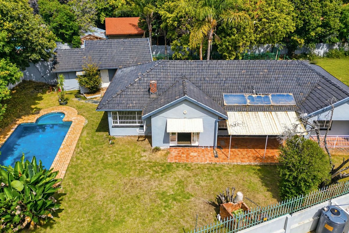 House For Sale in Randpark - Photo 2