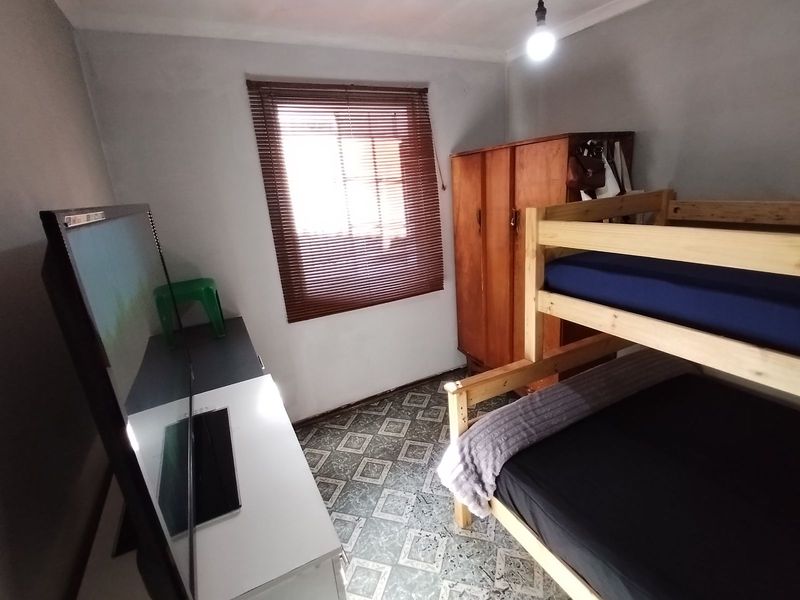 House For Sale in Hillside - Photo 8