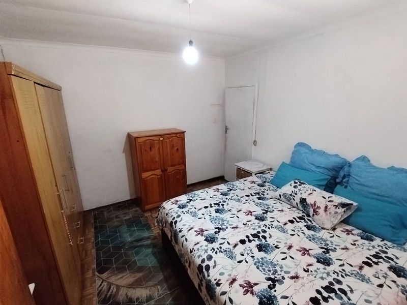 House For Sale in Hillside - Photo 6