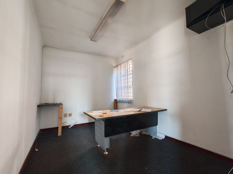 Industrial To Rent in Jet Park - Photo 9