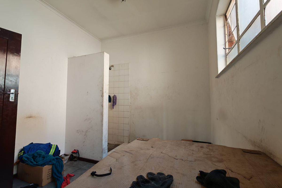 Industrial To Rent in Jet Park - Photo 5