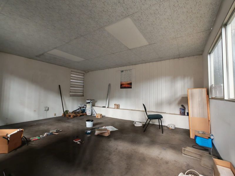 Industrial To Rent in Jet Park - Photo 3