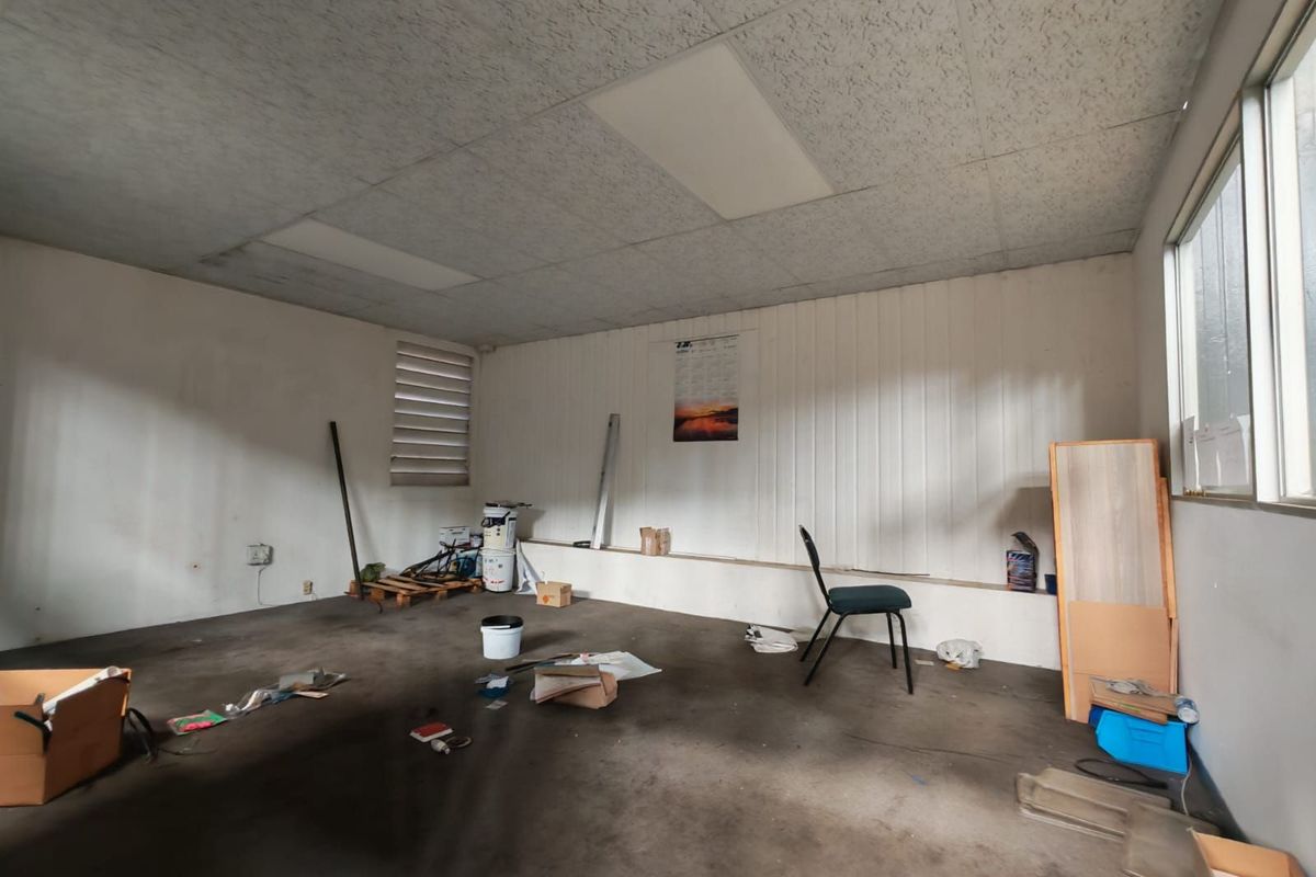 Industrial To Rent in Jet Park - Photo 3