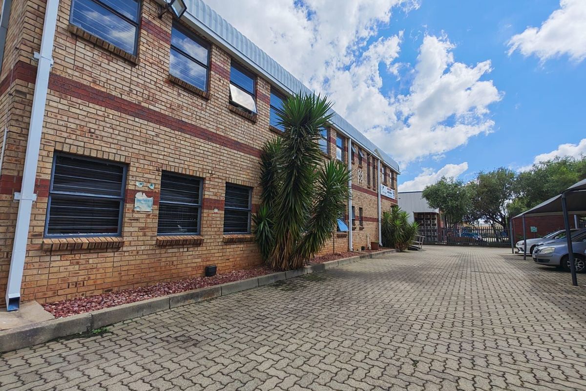 Industrial To Rent in Spartan - Photo 4