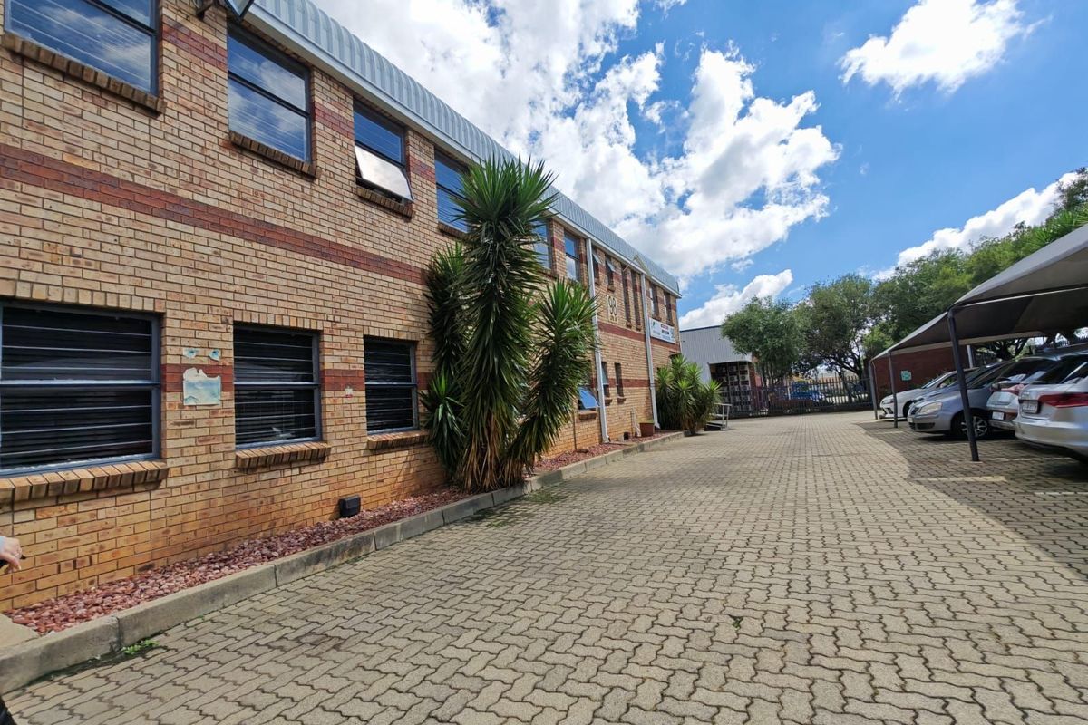 Industrial To Rent in Spartan - Photo 3