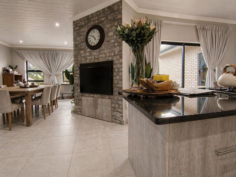 House For Sale in Monte Christo - Photo 7