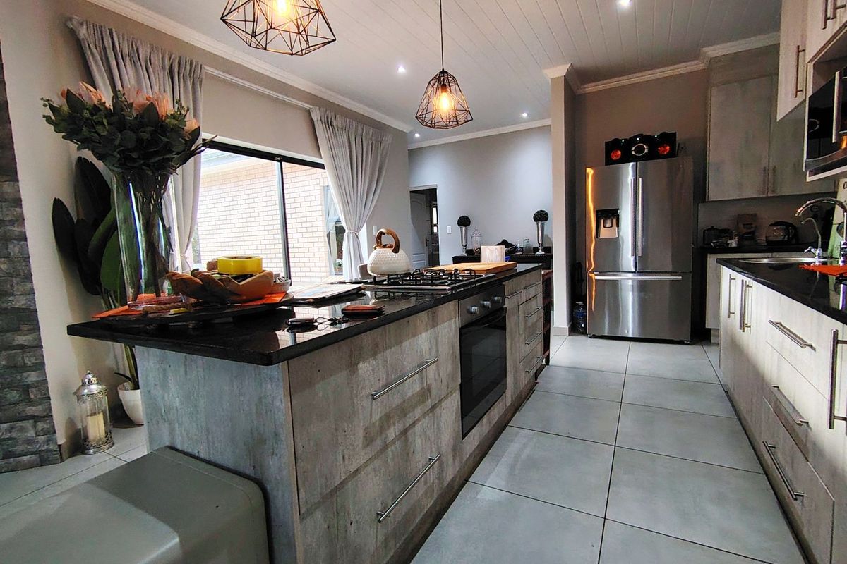 House For Sale in Monte Christo - Photo 4