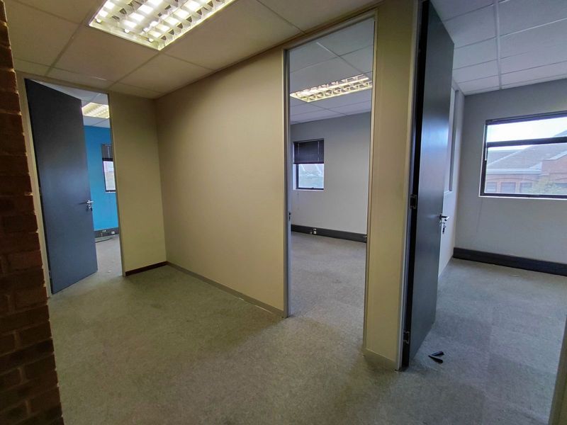 Office To Rent in Faerie Glen - Photo 7